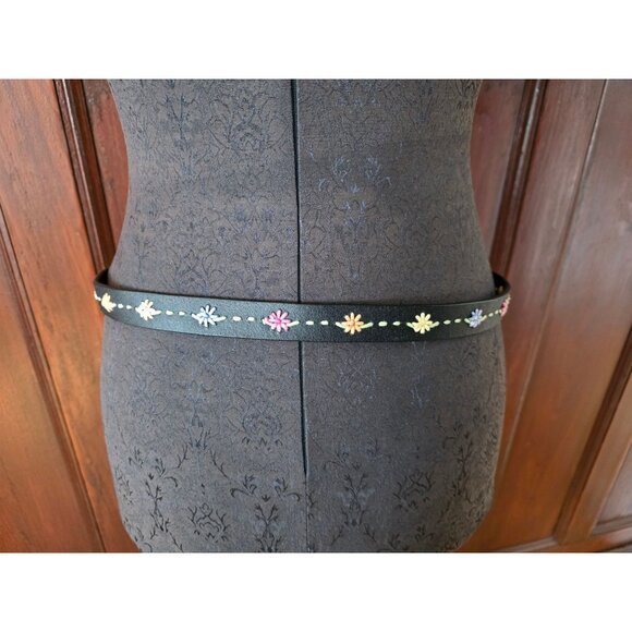Dockers Black Leather Belt With Floral Embroidery Square Buckle Womens Size L - Picture 3 of 5